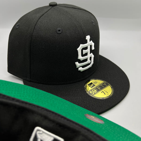 SF Giants “Upside Down” (Black/White) NE Fitted w/Green UV